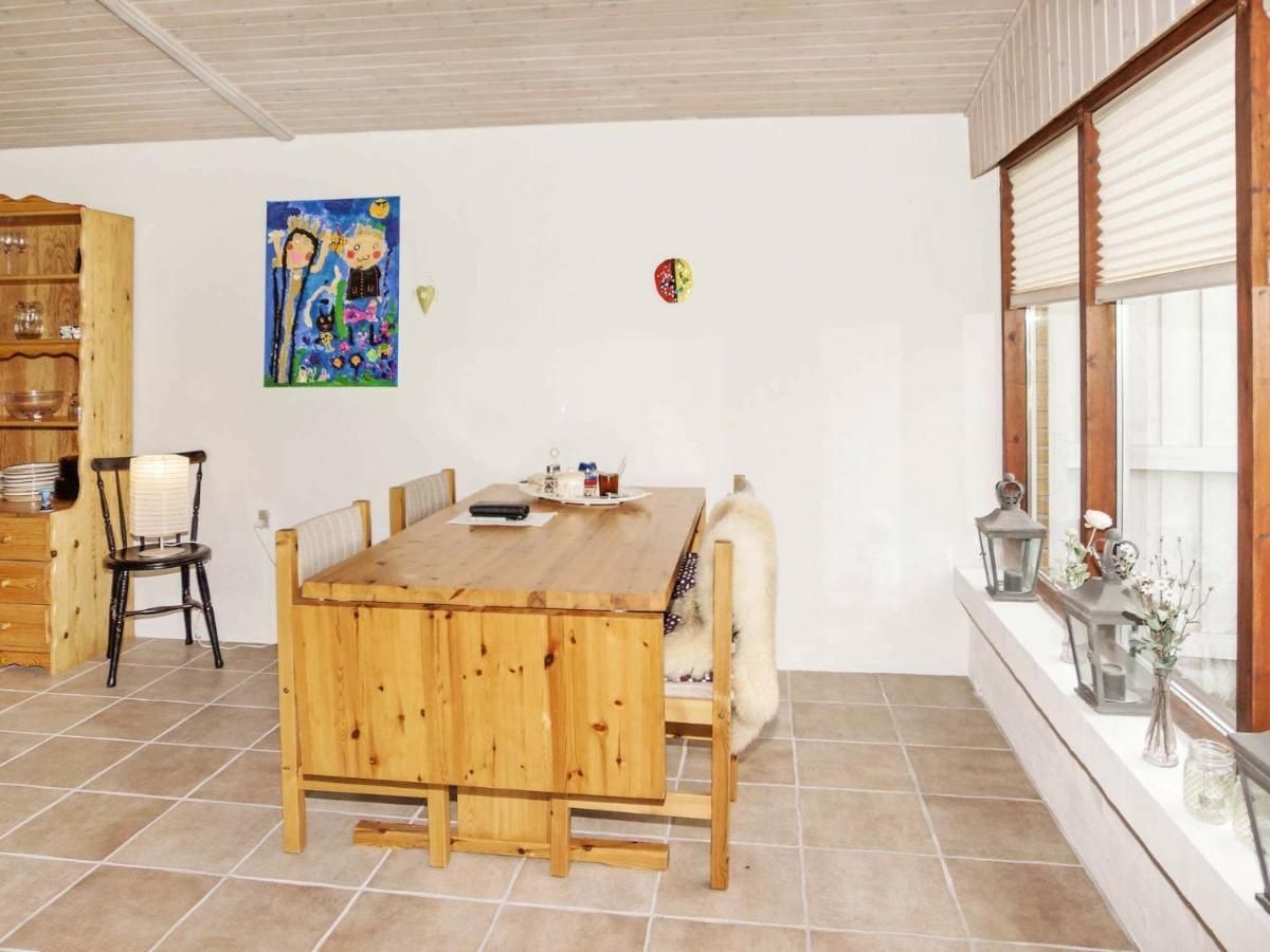 2 Person Holiday Home In Tarm Fjerbaek Экстерьер фото